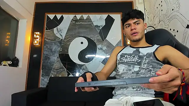 liam genner  online show from 03/10/25, 08:01