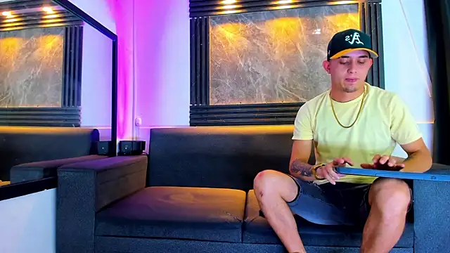 liam genner  online show from 09/13/25, 07:58