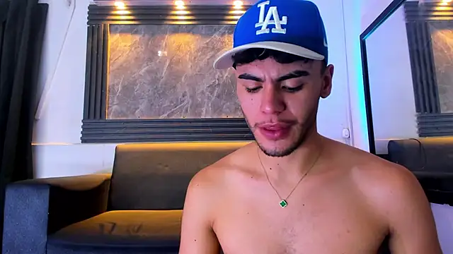 liam genner  online show from 10/03/25, 08:32