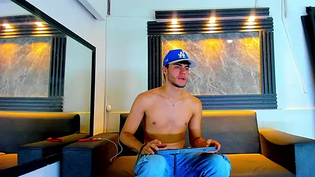 liam genner  online show from 09/08/25, 08:08