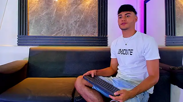 liam genner  online show from 11/05/25, 07:50