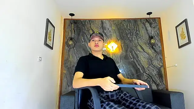 liam genner  online show from 03/06/25, 07:54