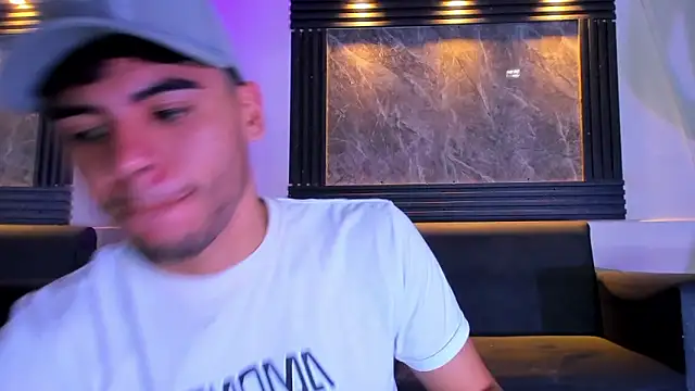 liam genner  online show from 11/10/25, 08:25