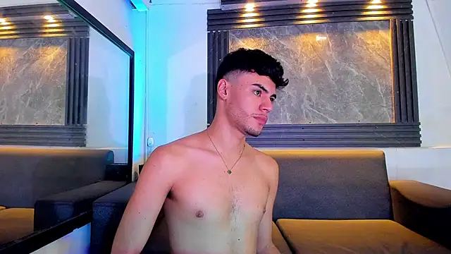 liam genner  online show from 09/28/25, 07:32