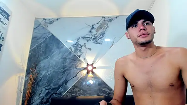 liam genner  online show from 03/10/25, 01:56