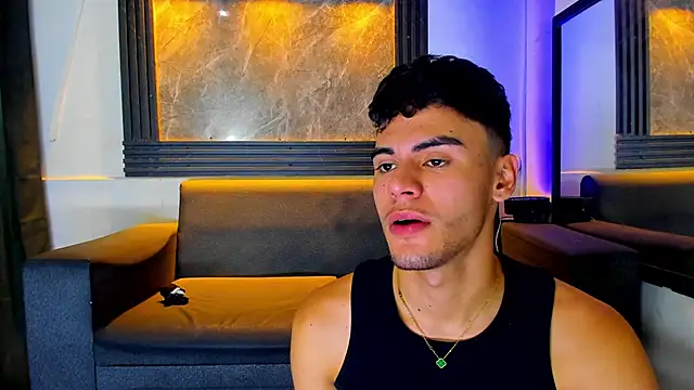 liam genner  online show from 11/21/25, 08:41