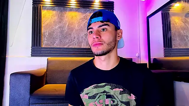 liam genner  online show from 10/12/25, 08:43