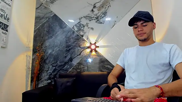 liam genner  online show from 03/09/25, 07:48