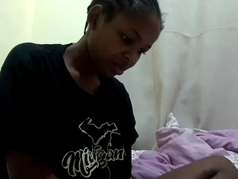 Snapshot of queen-sasha chatting on 06/13/26, 10:35 queen-sasha online show from 06/13/26, 10:35