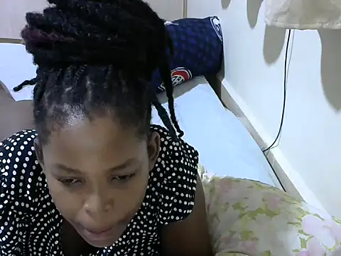 Snapshot of queen-sasha chatting on 03/19/25, 04:34 queen-sasha online show from 03/19/25, 04:34