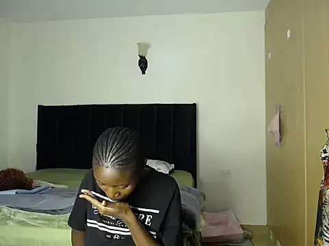 thicky anncy online show from 11/13/25, 11:08