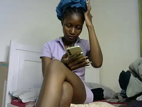 Snapshot of thicky_anncy chatting on 03/05/25, 11:27 thicky anncy online show from 03/05/25, 11:27