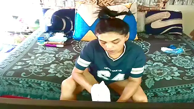 Indian Blaze00 online show from 11/04/25, 06:39