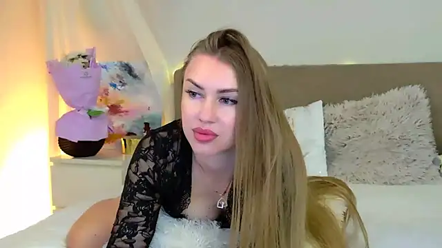 LuisaSin online show from 06/09/26, 06:47