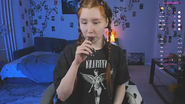 CallMeEffy1 online show from 10/26/25, 10:10