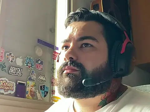 Dziignr online show from 10/26/25, 07:47