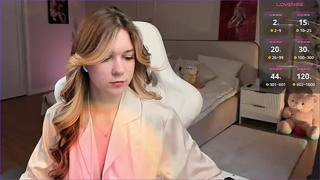 Frau Lina online show from 05/17/26, 04:29