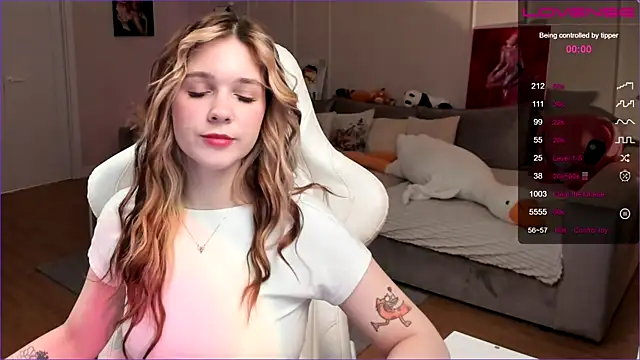 Frau Lina online show from 03/04/26, 03:09