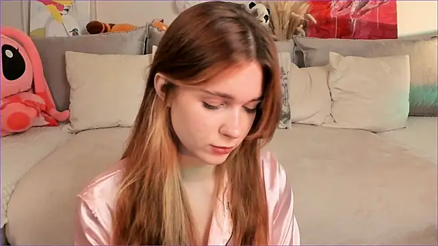 Frau Lina online show from 11/08/25, 02:20