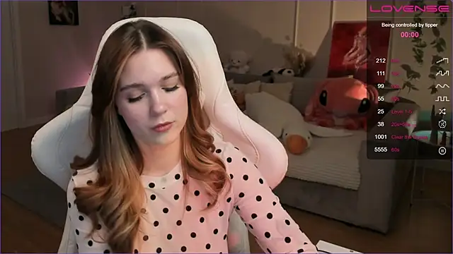 Frau Lina online show from 12/03/25, 03:22