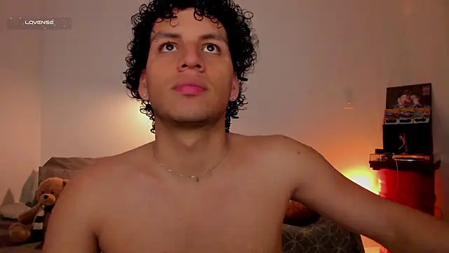 Curlblue online show from 12/20/25, 12:13