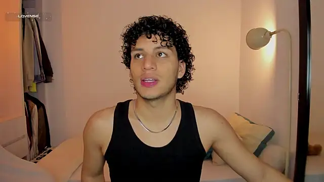 Snapshot of Curlblue chatting on 11/24/25, 08:36 Curlblue online show from 11/24/25, 08:36