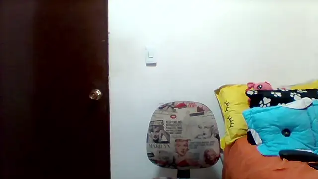 Snapshot of Alisson_brand chatting on 03/05/25, 04:24 Alisson brand online show from 03/05/25, 04:24