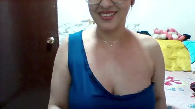 Snapshot of Alisson_brand chatting on 10/08/25, 04:19 Alisson brand online show from 10/08/25, 04:19