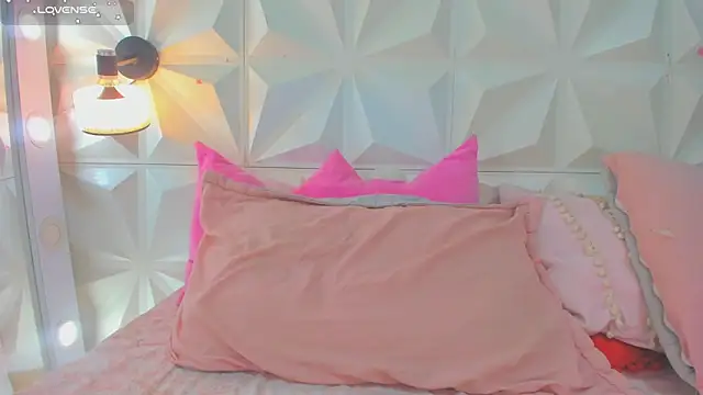 cute latinaxxx online show from 05/19/26, 01:43