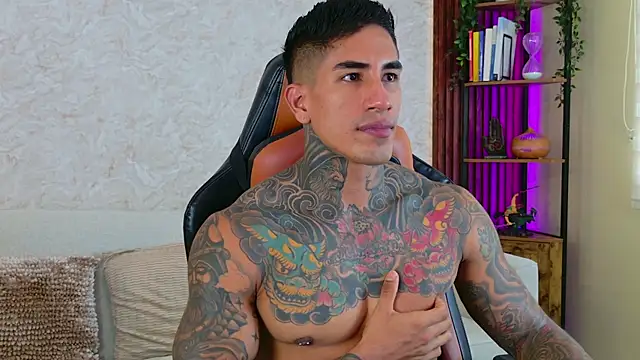 AdanReilly online show from 11/18/25, 02:31