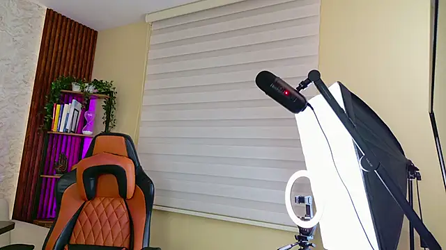 AdanReilly online show from 11/16/25, 03:55