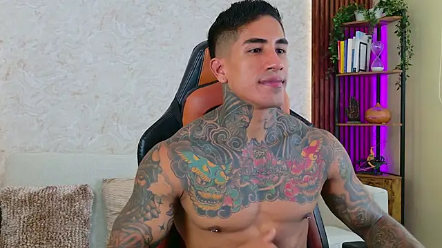 AdanReilly online show from 11/08/25, 02:20