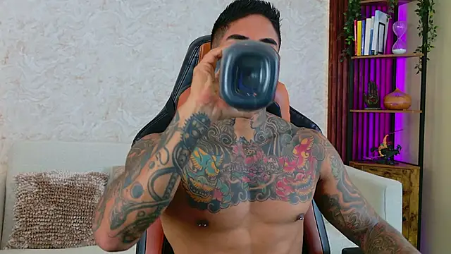 AdanReilly online show from 11/15/25, 03:49