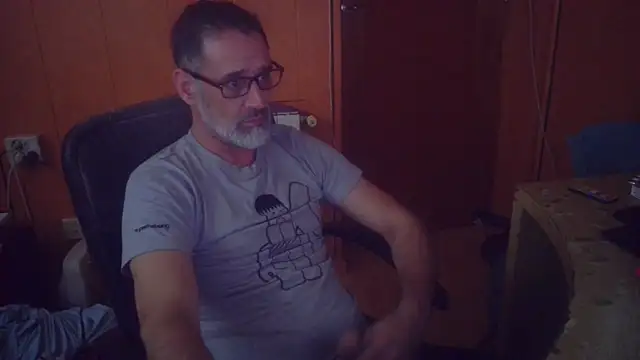 Snapshot of Lia_Y_PatrickX chatting on 10/10/25, 12:55 Lia Y PatrickX online show from 10/10/25, 12:55