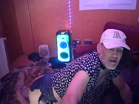 Lia Y PatrickX online show from 11/26/25, 09:48