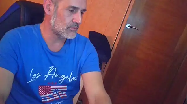 Snapshot of Lia_Y_PatrickX chatting on 03/12/25, 08:52 Lia Y PatrickX online show from 03/12/25, 08:52