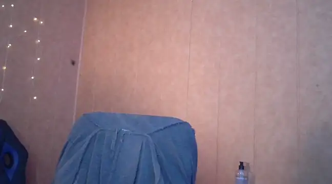Snapshot of Lia_Y_PatrickX chatting on 03/15/25, 03:40 Lia Y PatrickX online show from 03/15/25, 03:40