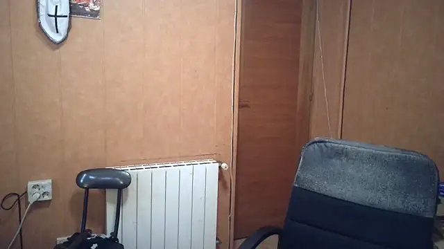 Snapshot of Lia_Y_PatrickX chatting on 09/15/25, 08:31 Lia Y PatrickX online show from 09/15/25, 08:31