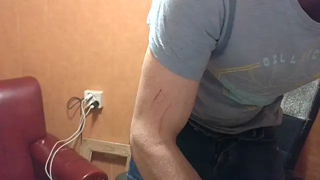 Lia Y PatrickX online show from 10/25/25, 02:44