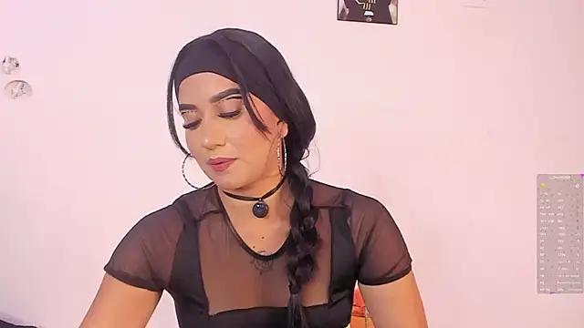 Maggie 1 online show from 11/23/25, 11:48