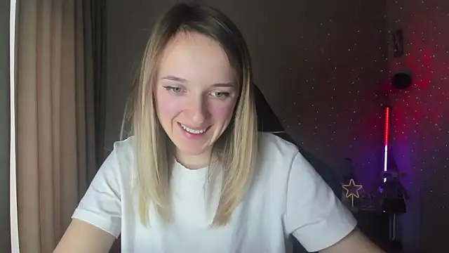 Snapshot of RouseReed chatting on 02/15/25, 10:33 RouseReed online show from 02/15/25, 10:33