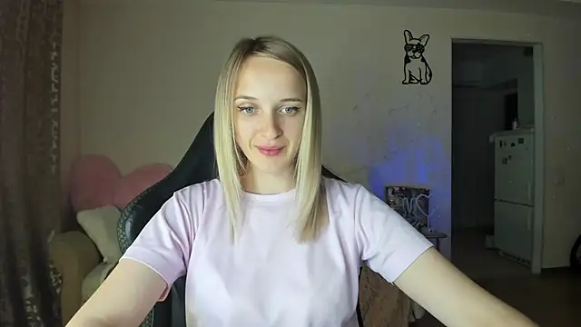 Snapshot of RouseReed chatting on 06/20/26, 12:21 RouseReed online show from 06/20/26, 12:21