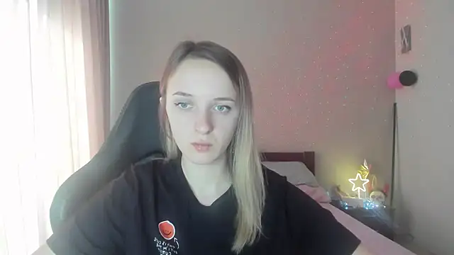 Snapshot of RouseReed chatting on 03/14/25, 01:24 RouseReed online show from 03/14/25, 01:24