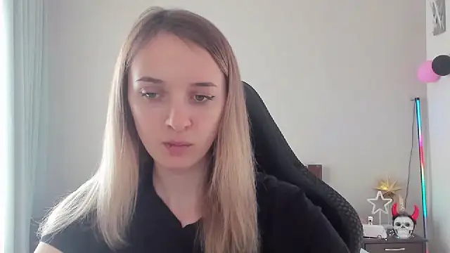 Snapshot of RouseReed chatting on 03/04/25, 01:17 RouseReed online show from 03/04/25, 01:17