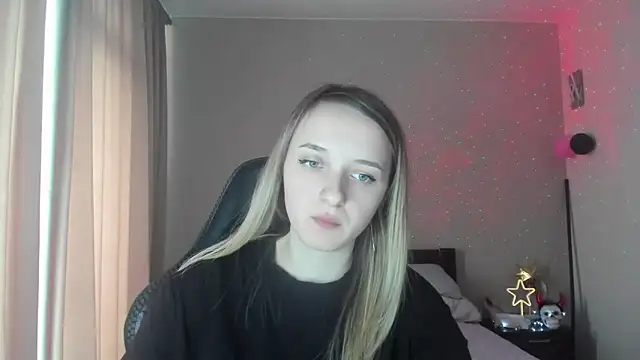 Snapshot of RouseReed chatting on 03/19/25, 01:18 RouseReed online show from 03/19/25, 01:18