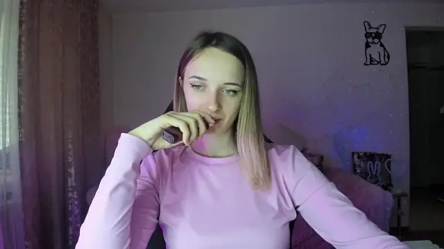 Snapshot of RouseReed chatting on 05/19/26, 06:09 RouseReed online show from 05/19/26, 06:09