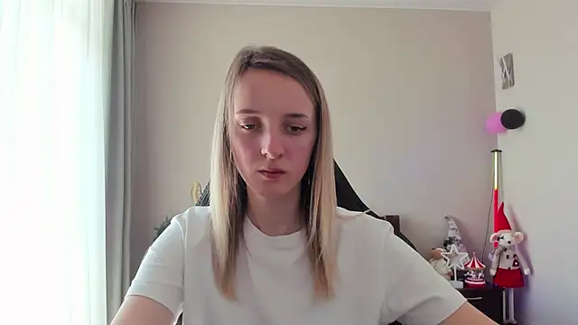 Snapshot of RouseReed chatting on 02/17/25, 10:29 RouseReed online show from 02/17/25, 10:29