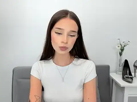 EmilyDarling online show from 12/15/25, 09:09