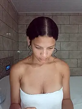 Snapshot of By_Aninha chatting on 12/21/25, 08:16 By Aninha online show from 12/21/25, 08:16