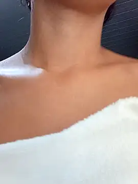 Snapshot of By_Aninha chatting on 01/14/26, 09:57 By Aninha online show from 01/14/26, 09:57